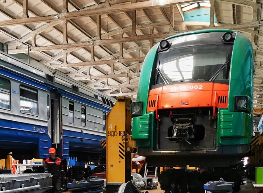Дизель-поезд ДП6 (760М) производства Pesa в локомотивном депо Лида. Источник: БЧ