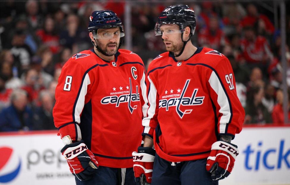     Александр Овечкин и Евгений Кузнецов