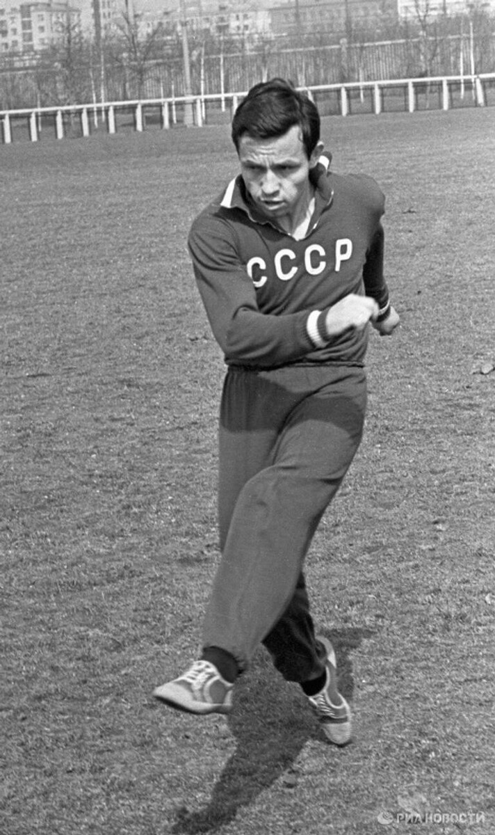 Галимзя́н Салихович Хусаи́нов.