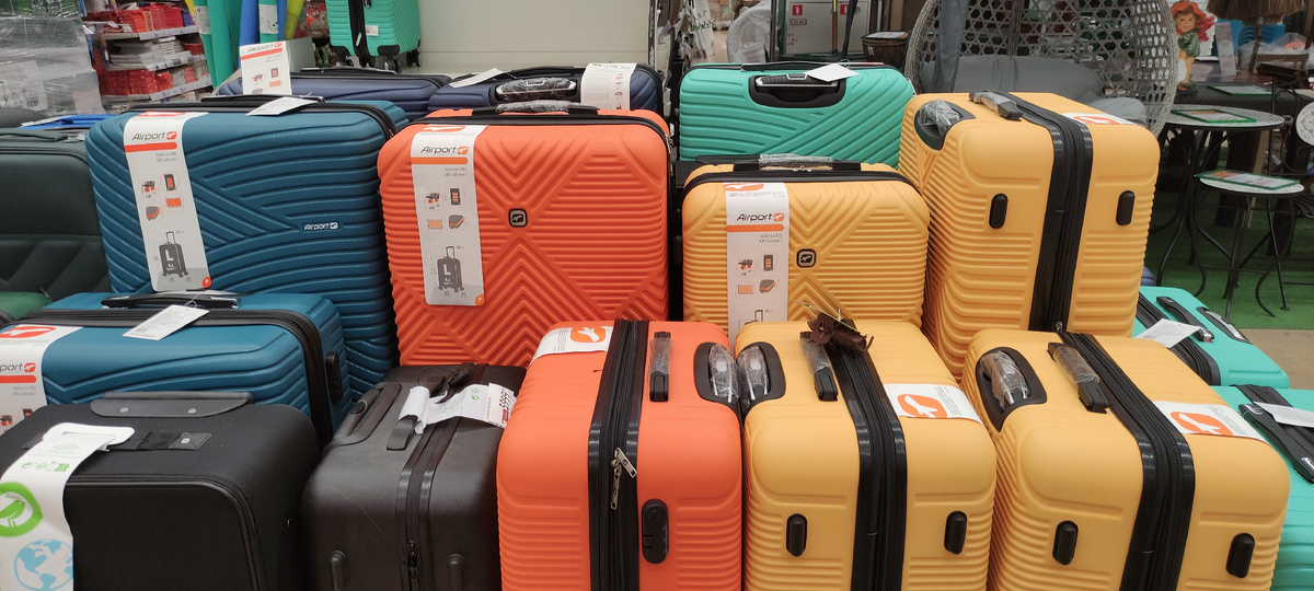 Чемоданы по акции