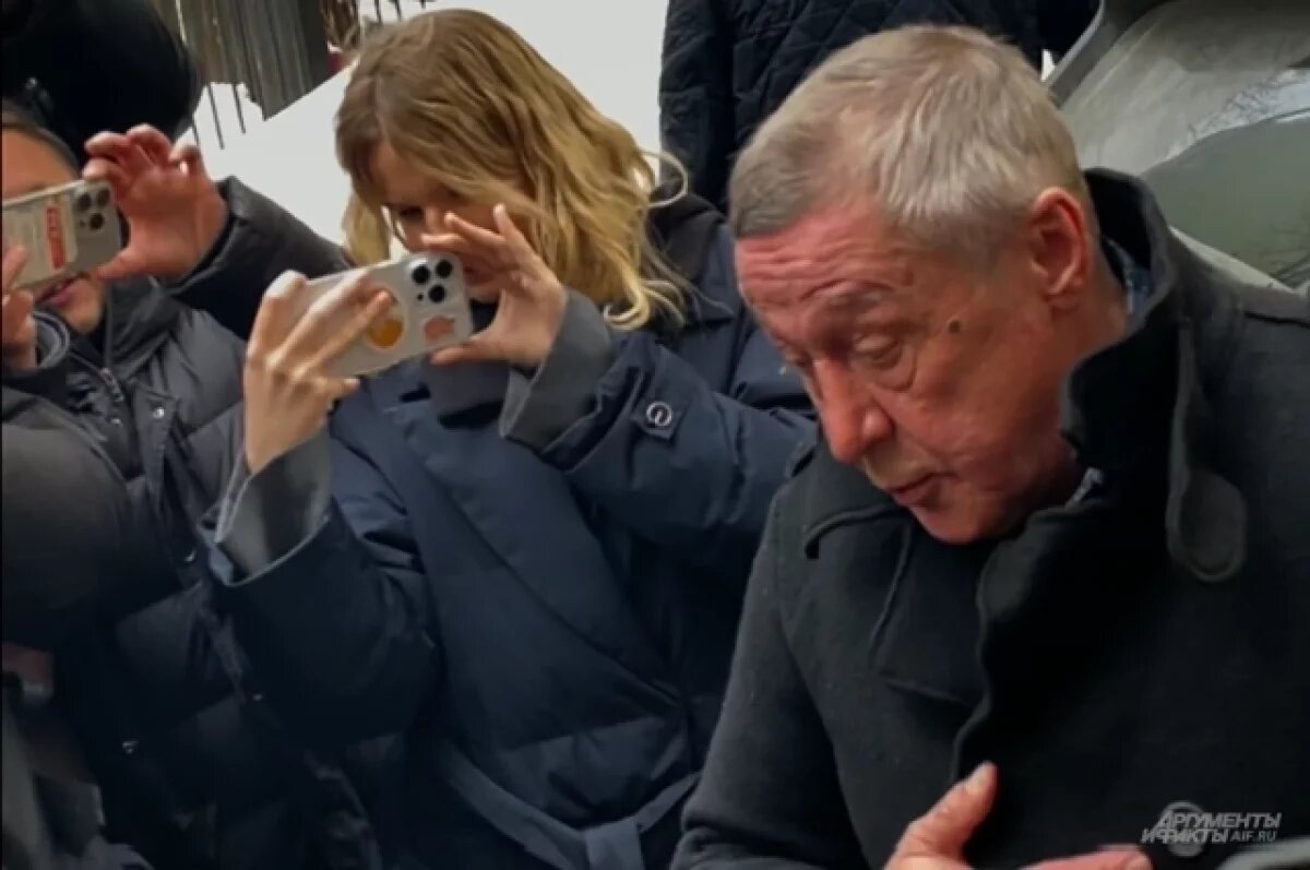    Ефремов получит 13 млн рублей за первую роль после выхода из колонии