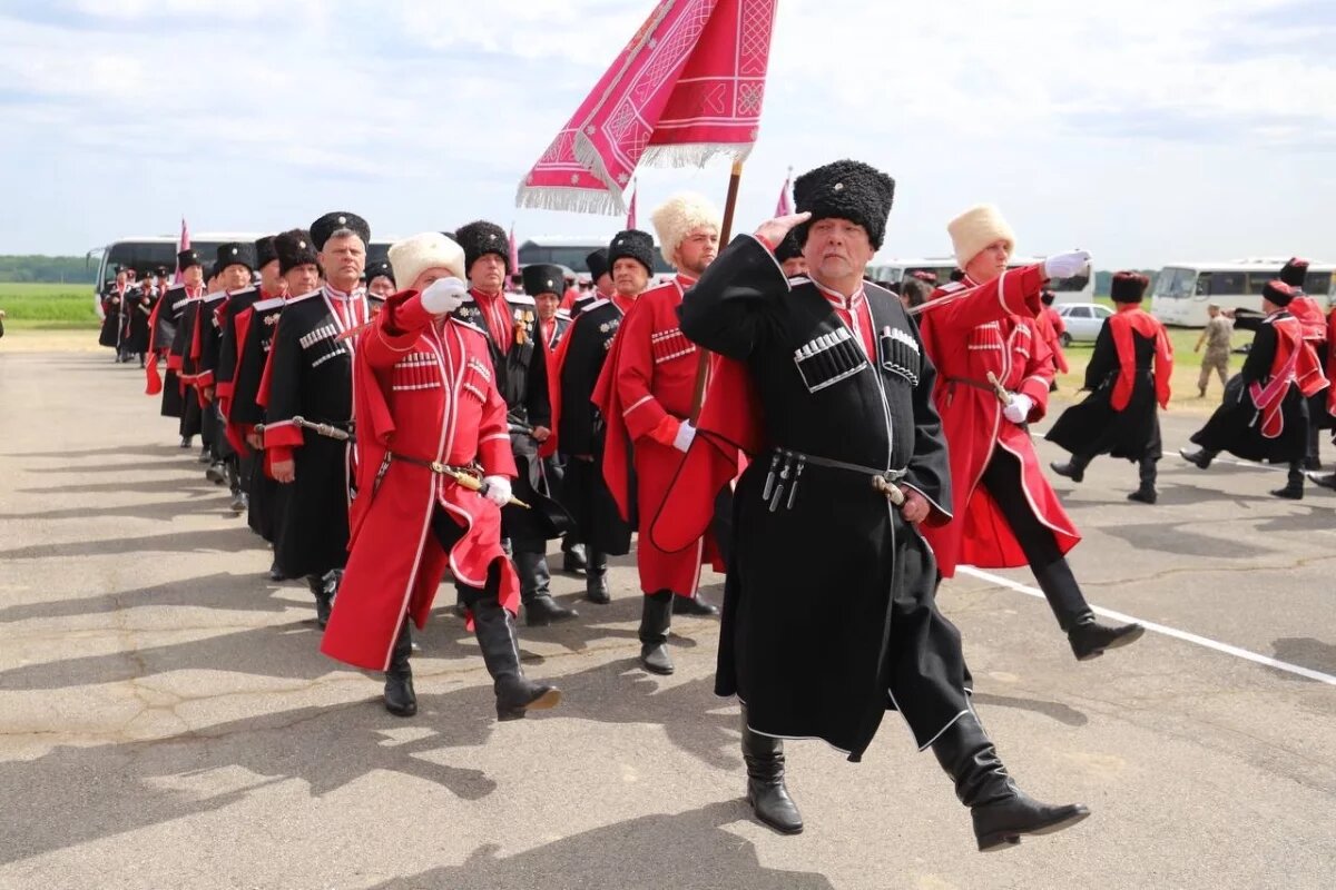    В Лабинске открыли памятник жертвам политических репрессий и голодомора