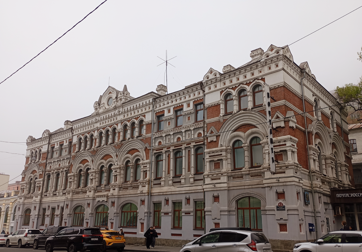 То самое здание. Фото автора.