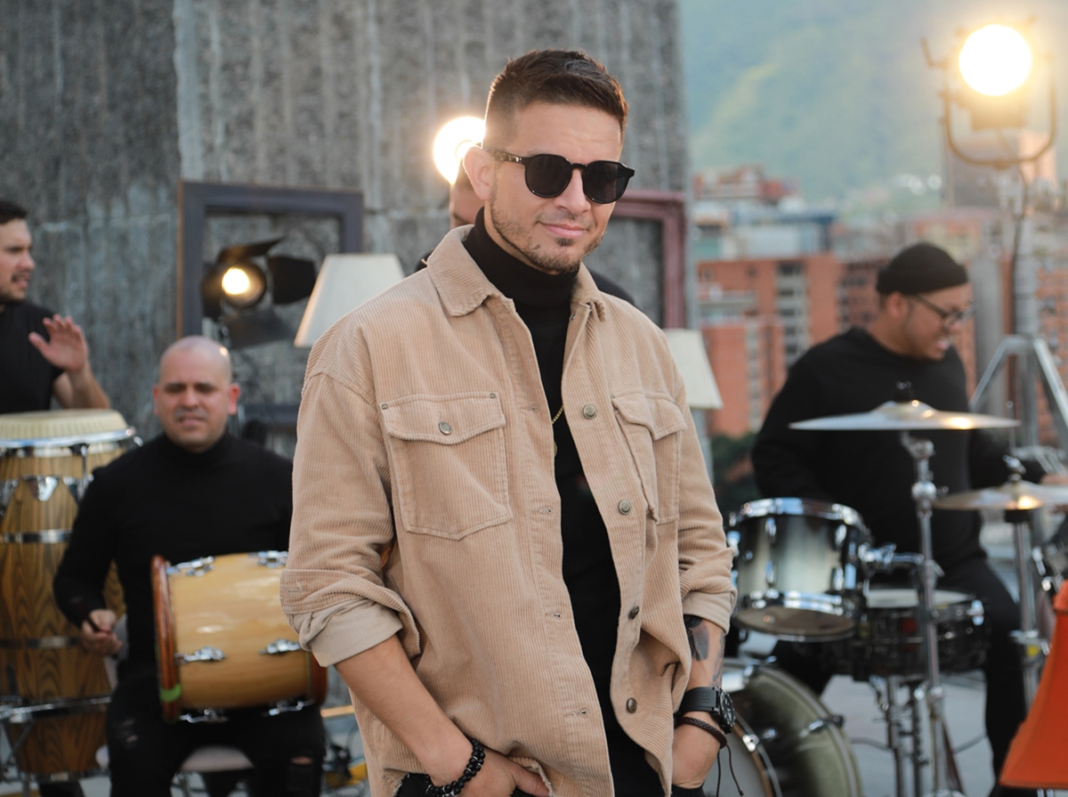    Венесуэла отправит на «Интревидение-2025» певца, композитора и продюсера Омара Аседо. Фото из личного архива