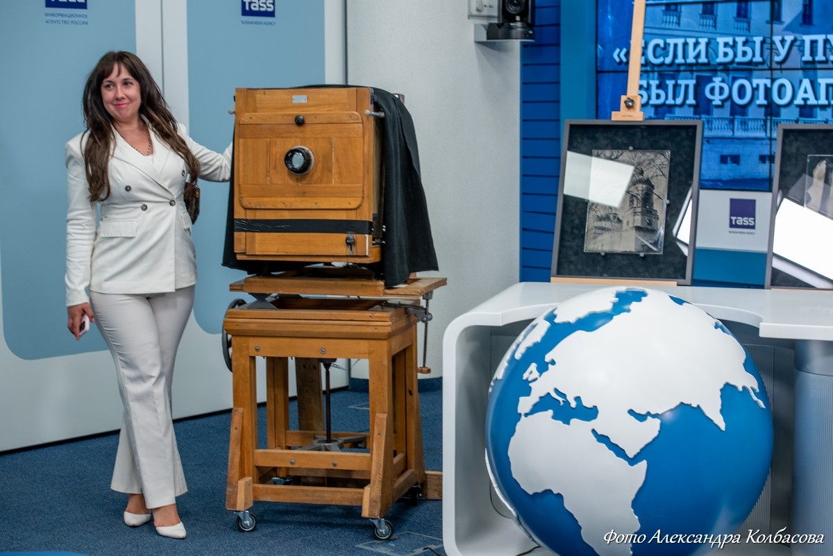 Наталья Палюхевич, пресс-секретарь музея-заповедника "Остафьево" на пресс-конференции в ТАСС. Фото: Александр Колбасов.