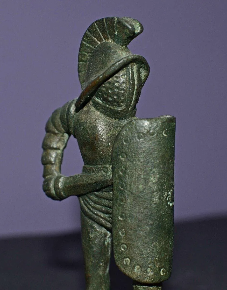 Бронзовая фигурка гладиатора. Рим, I–II век н.э.