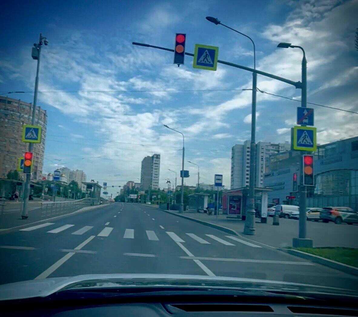 В этм случае водитель получит штраф уже за проезд на красный свет. Фото: Августинка Алена