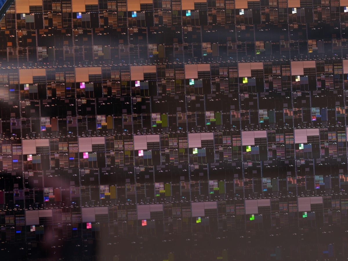    TSMC: чипы нового поколения станут дороже на 50%