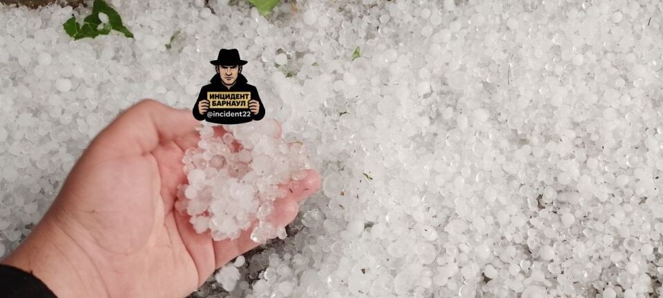    Град в Волчихе. Источник: "Инцидент Барнаул"