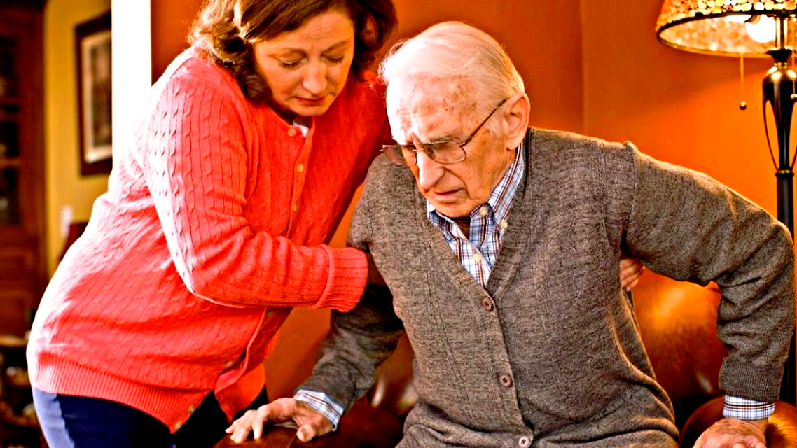 Новые правила оформления ухода за пенсионерами и инвалидами 1 группы с 1 июля 2025 года