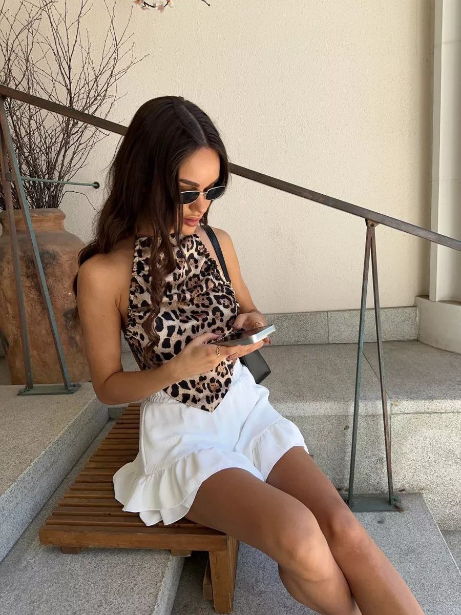 Леопардовый принт + белая юбка: как создать идеальный летний образ