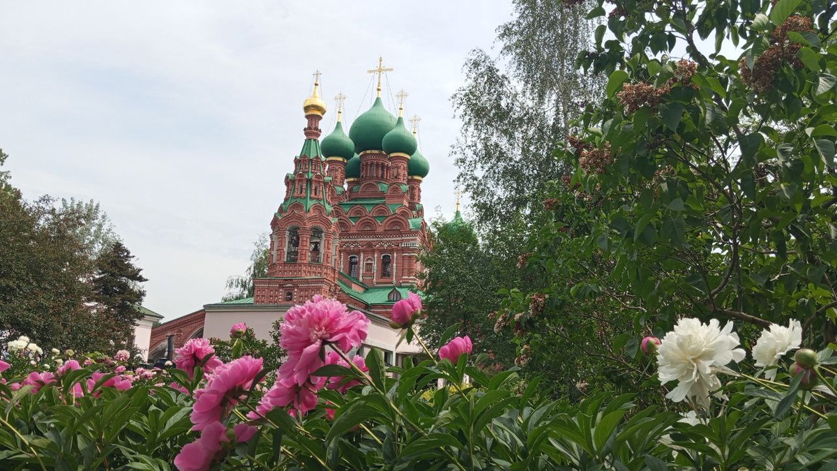 Храм Троицы Живоначальной в Останкино ( личное фото автора )
