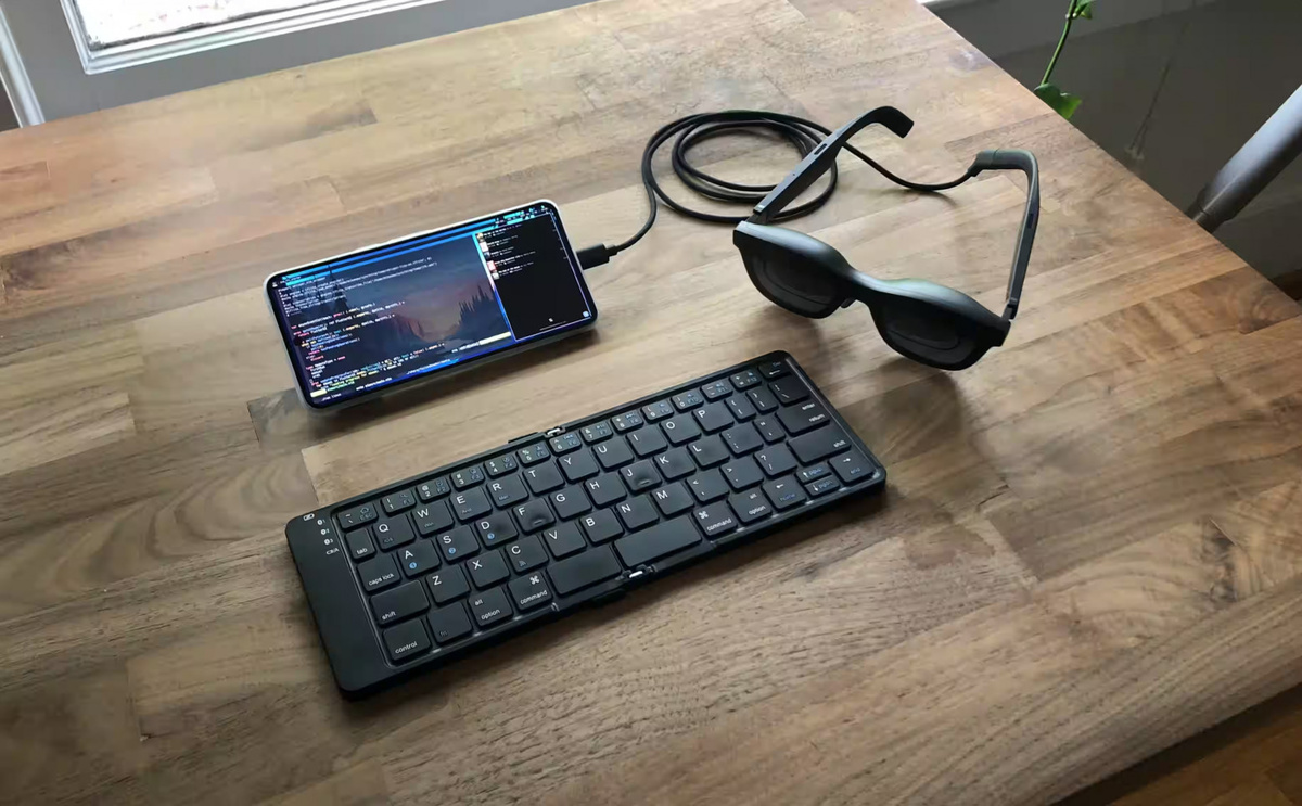 Вот читалка электронных книг/аудиокниг на основе CRDT, над которой я работаю, под полноценным Linux и с подключением к отладчику Flutter.