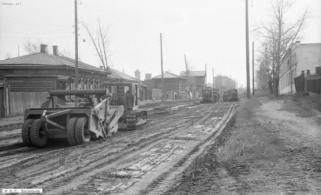 это перед остановкой Метеостанция. т.к. виден купол Александринской цервки; листать