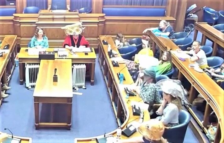     / Источник: Кадр из видео