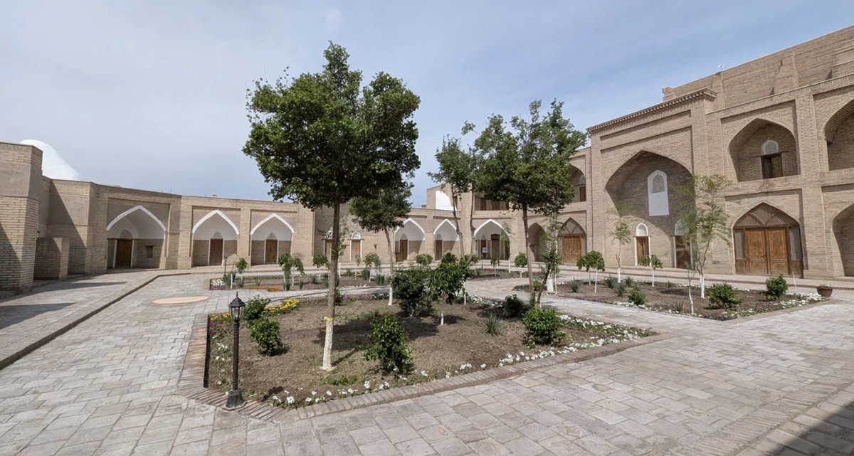 Вон в том уголке затаился этот музей. 