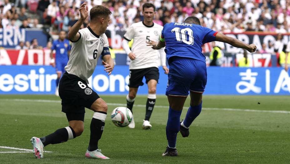    Француз Мбаппе показал высокое мастерство в матче с Германией. Фото: Reuters