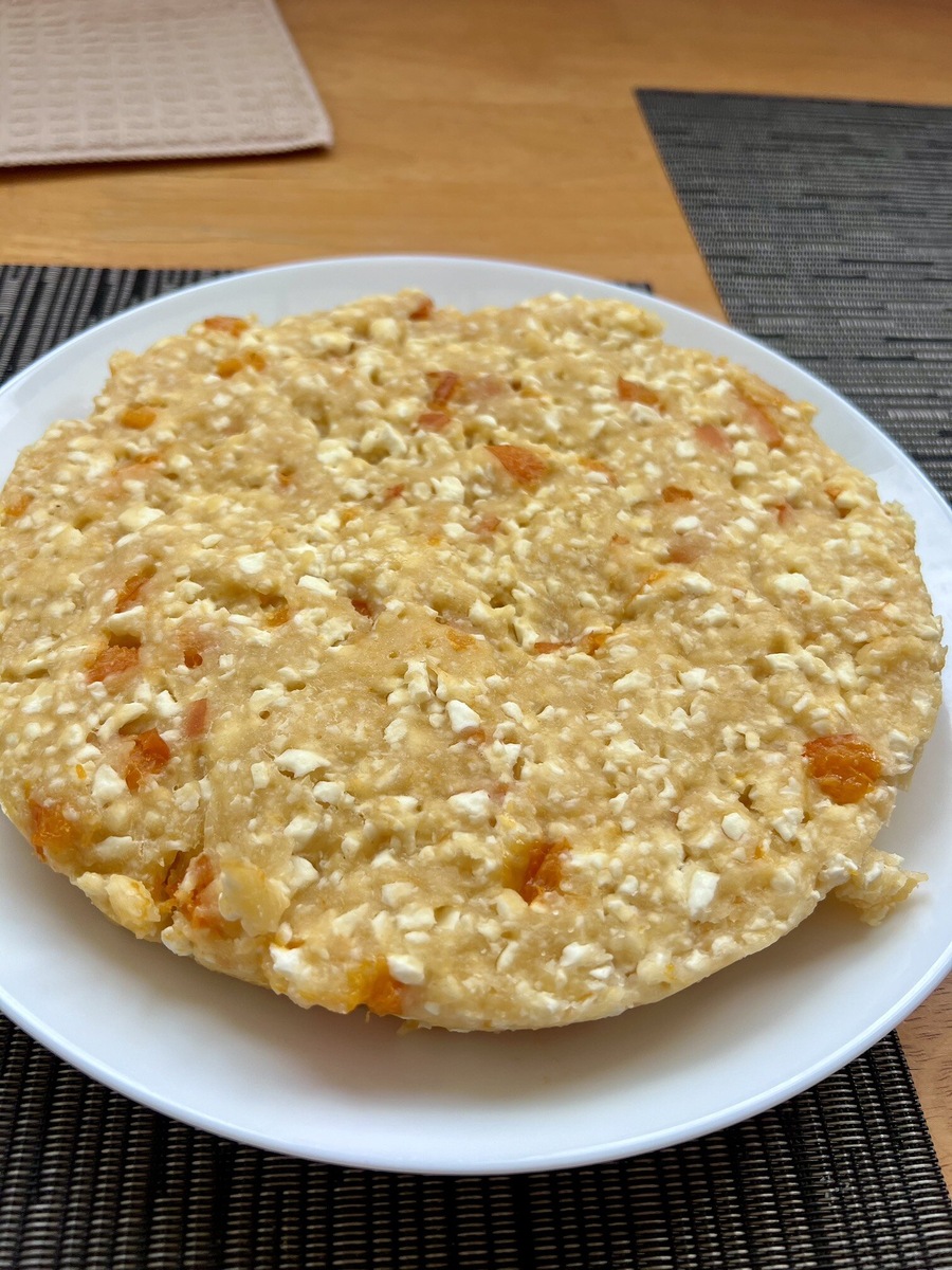 Дайте кексу постоять 10-15 мин после духовки/мультиварки