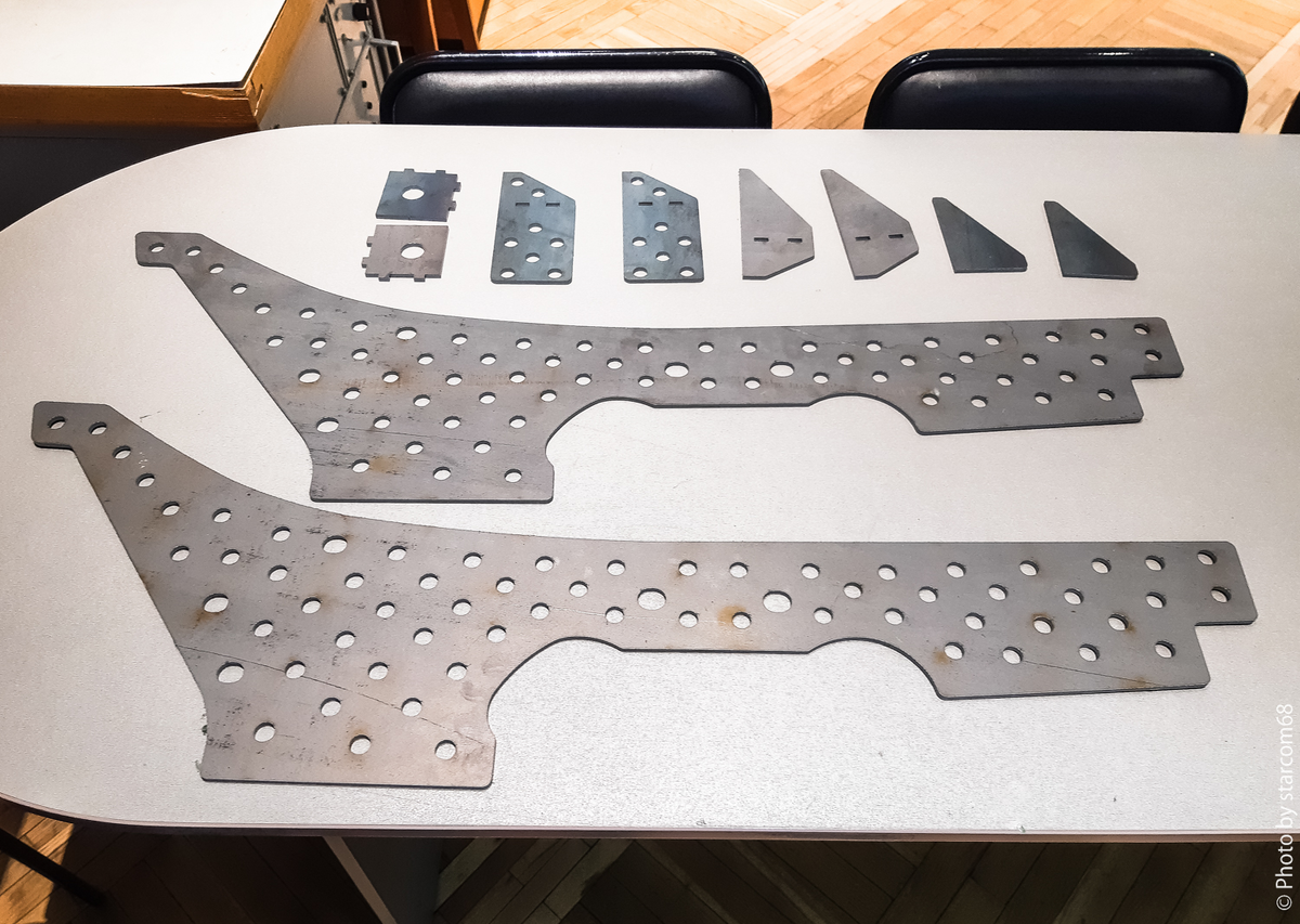 Вот так выглядит этот комплект после распаковки. Саму распаковку можно посмотреть на видео в конце. Упаковка от производителя качественная и продуманная.