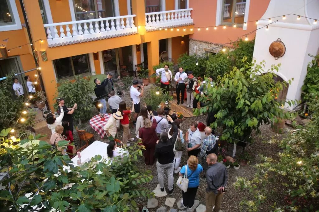 Листайте вправо, чтобы увидеть больше изображений