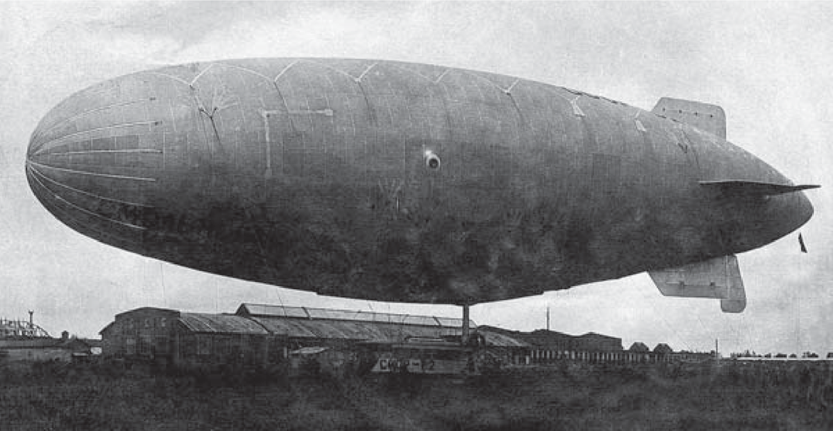 Дирижабль В-2, которым руководили сначала Евгений Оппман, а затем Николай Гудованцев
