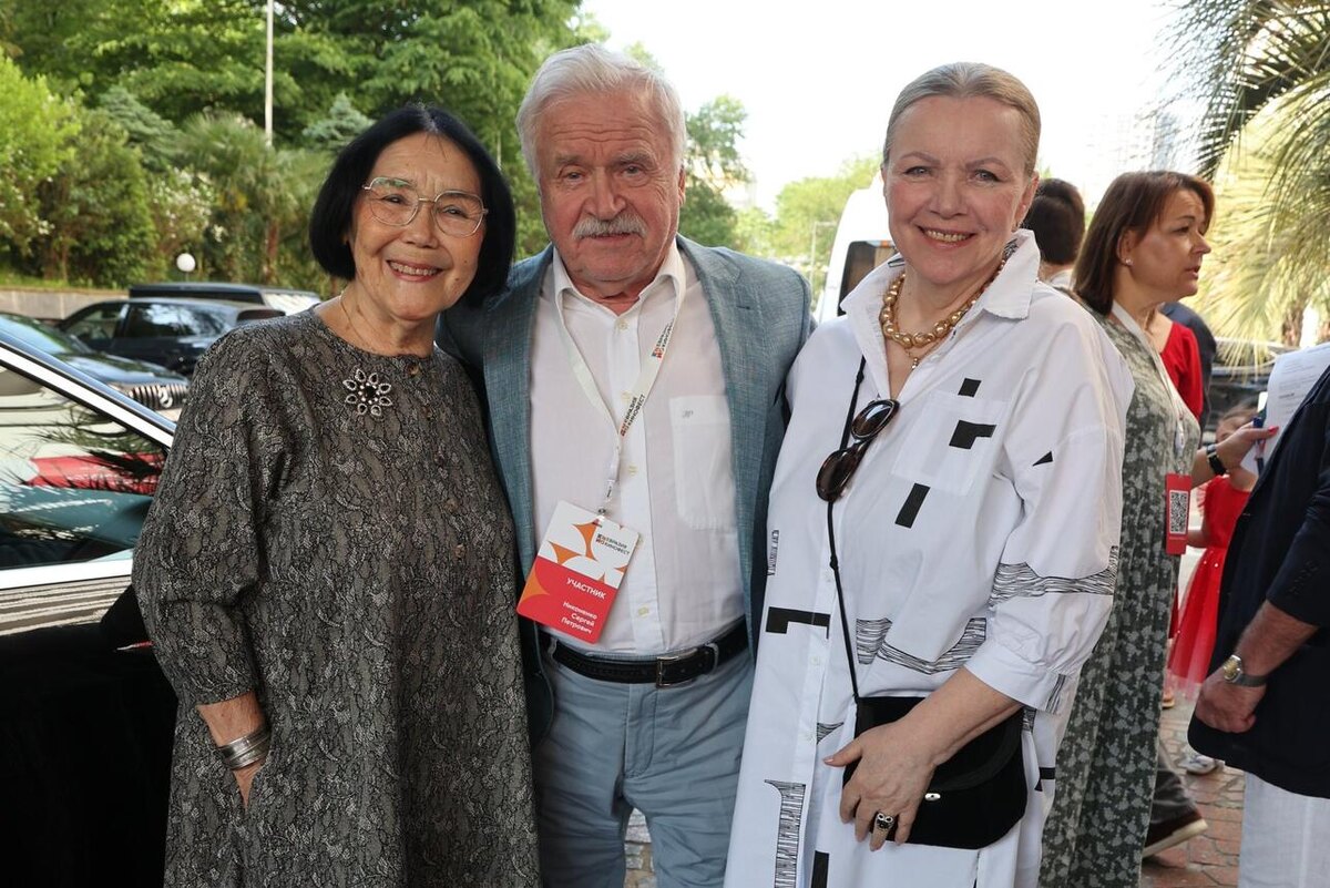    Наталья Аринбасарова, Сергей Никоненко и Валентина Теличкина на фестивале «Евразия-Кинофест» Юрий Феклистов