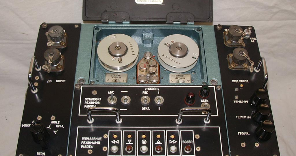 Раньше были проволочные магнитофоны. Как они работали?