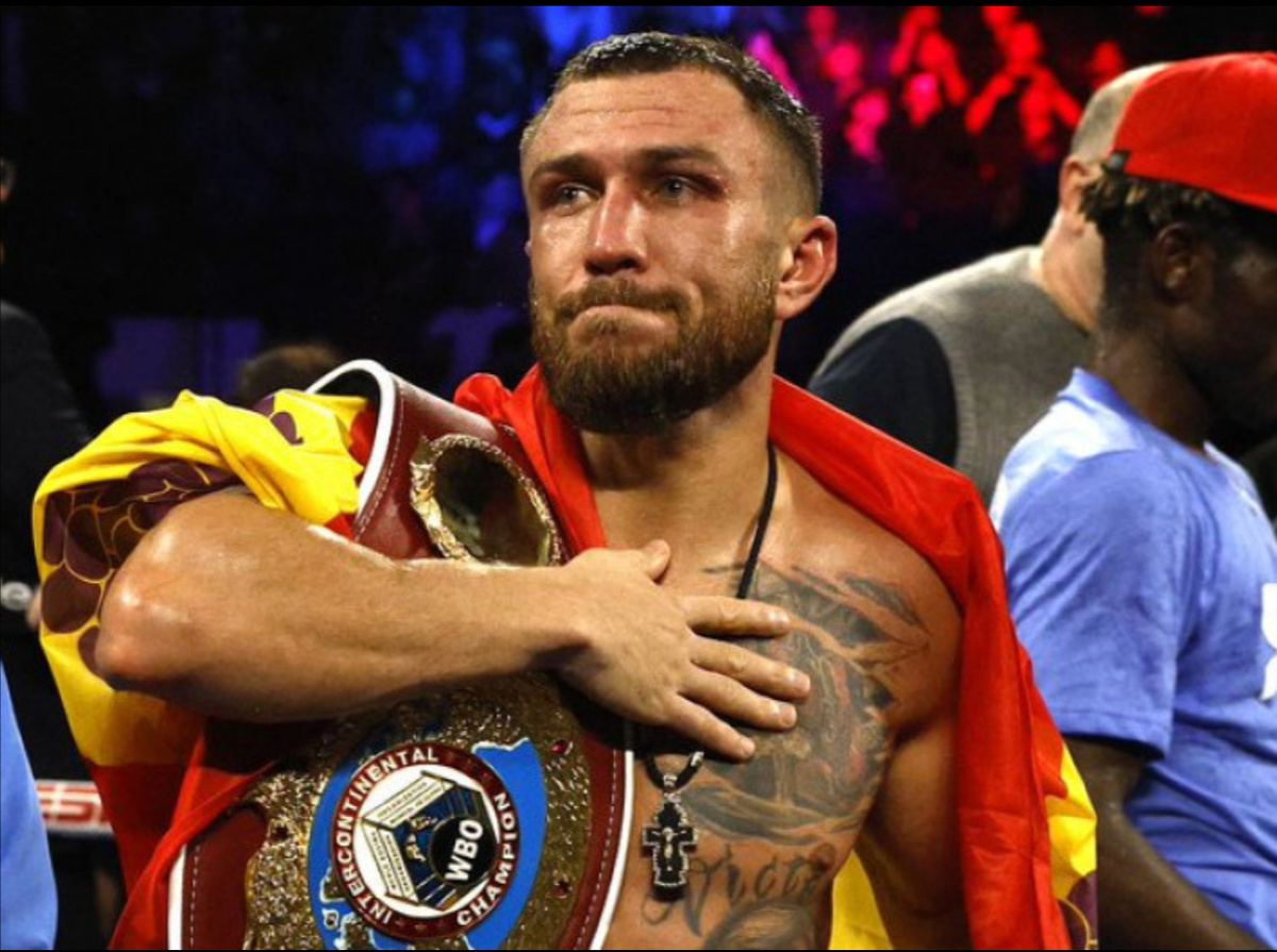 Василий Ломаченко с поясом WBO