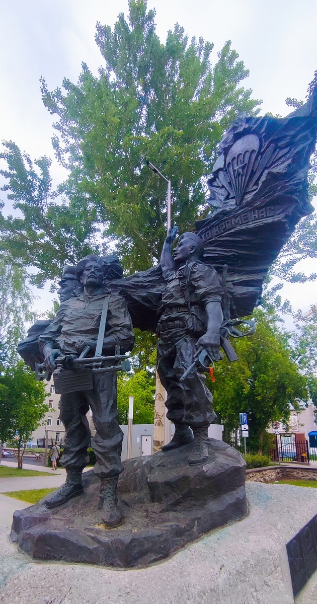 Памятник ВДВ появился в 2020 году. 