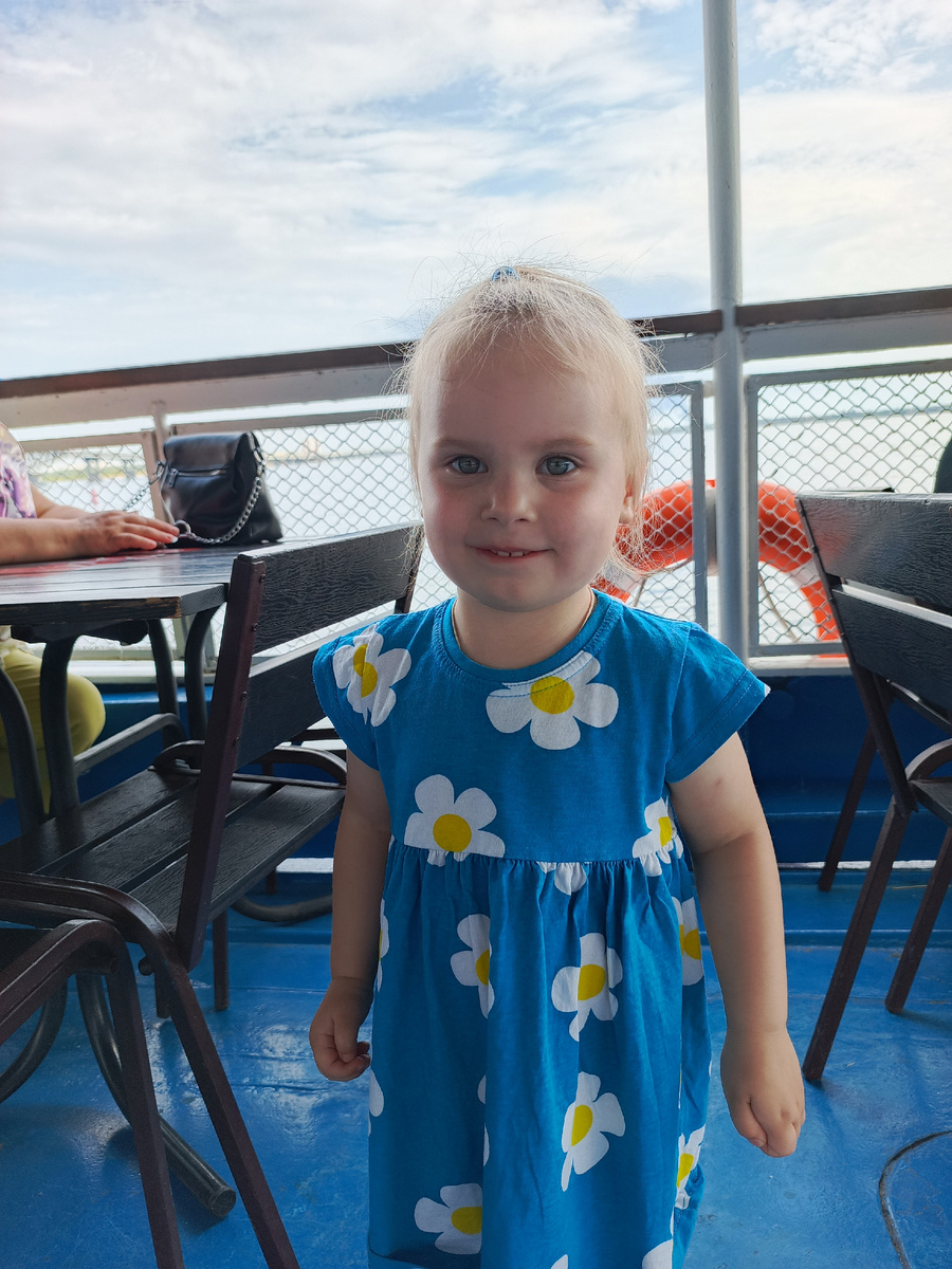 На фоне Волги не получилось фото. 