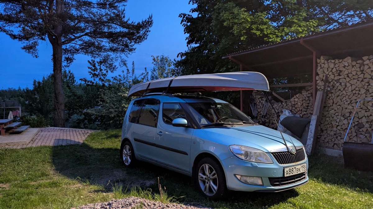 Собранная байдарка на машине