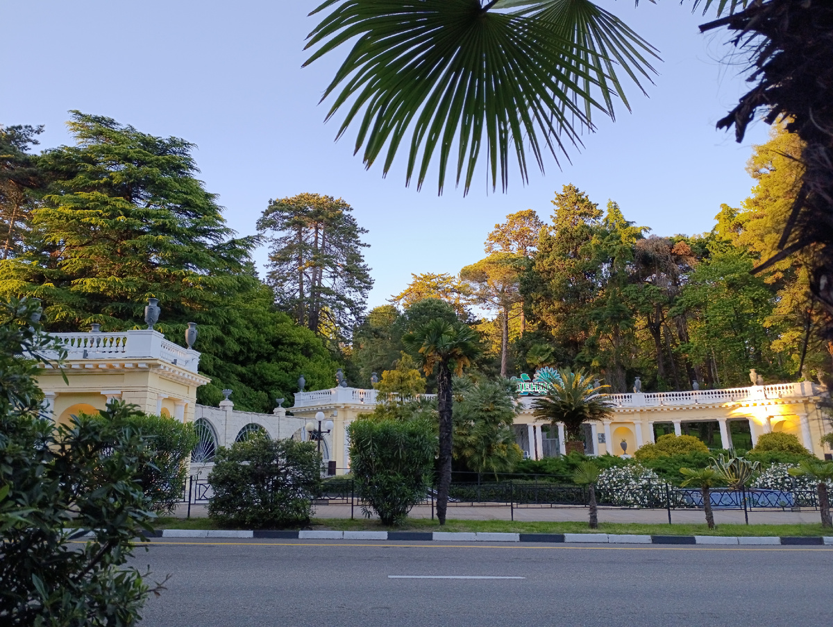 Вход в дендрарий и билетные кассы 