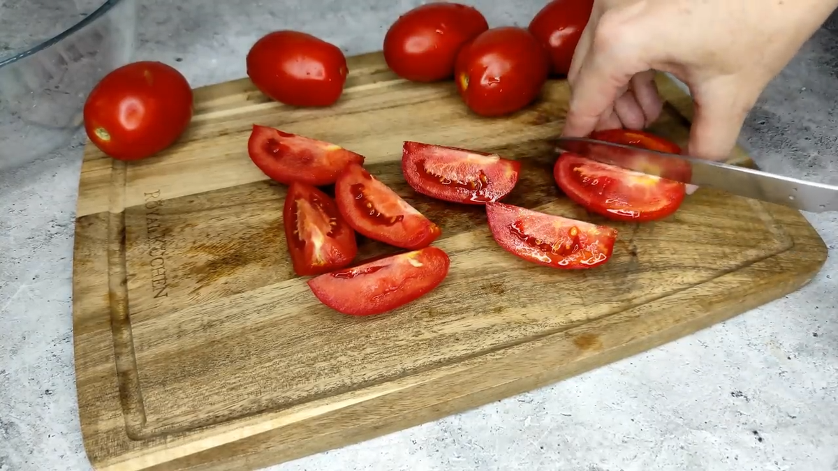 Лечо с помидорами с болгарским перцем и помидорами. Фото автора.