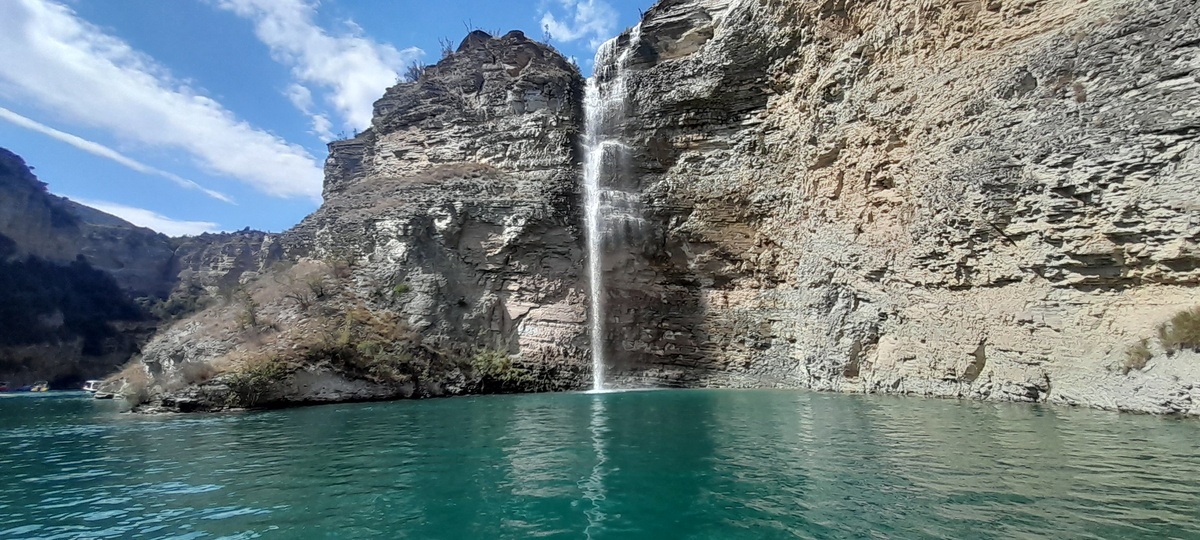Чиркейское водохранилище. Водопад