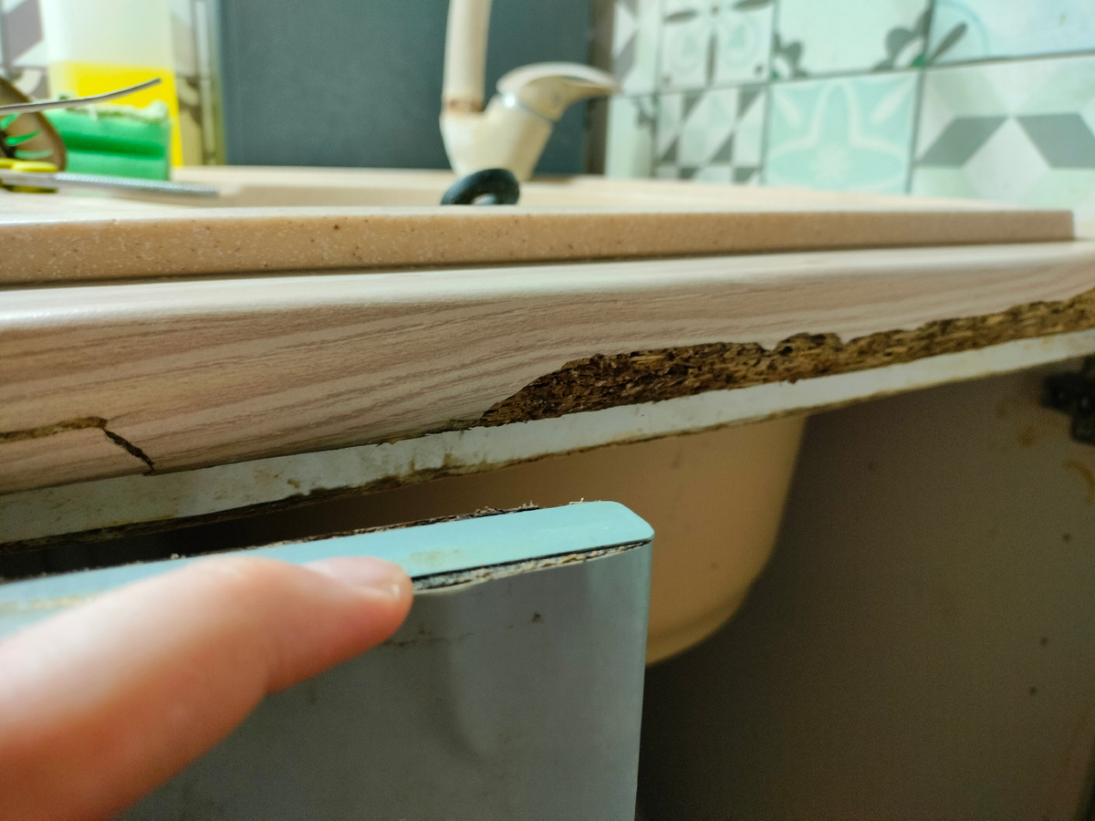 взбухла столешница