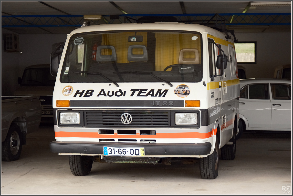 Португалия. Гараж-музей. Фото: М. Рябинин