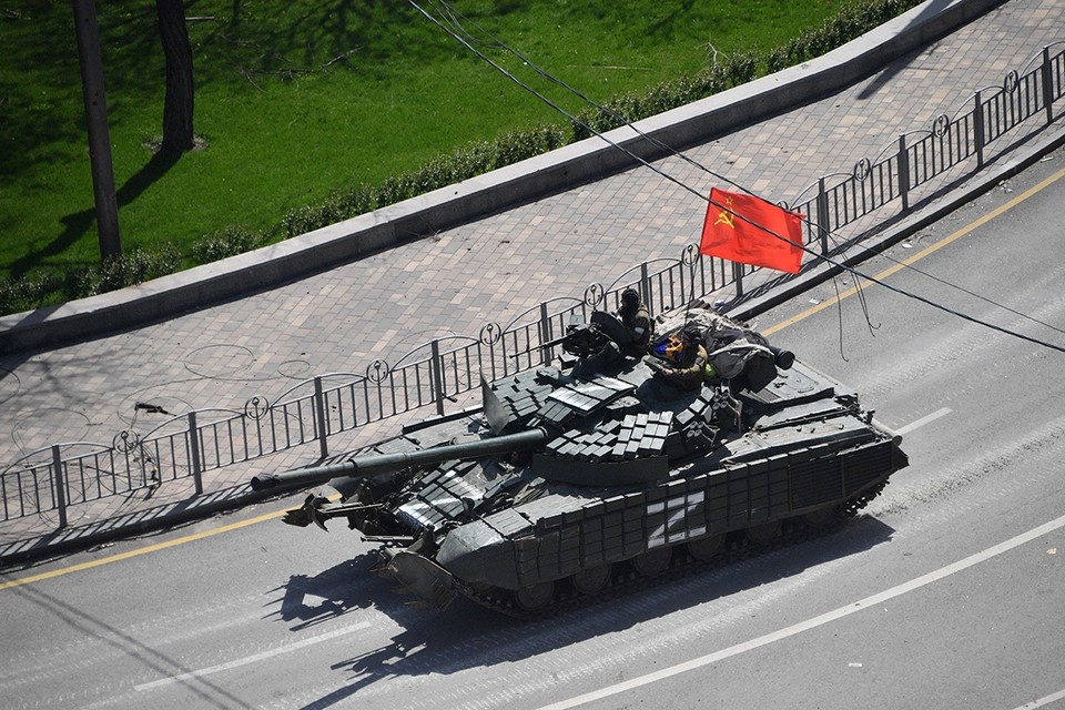  Российские танкисты вошли в Днепропетровскую область Владимир ВЕЛЕНГУРИН