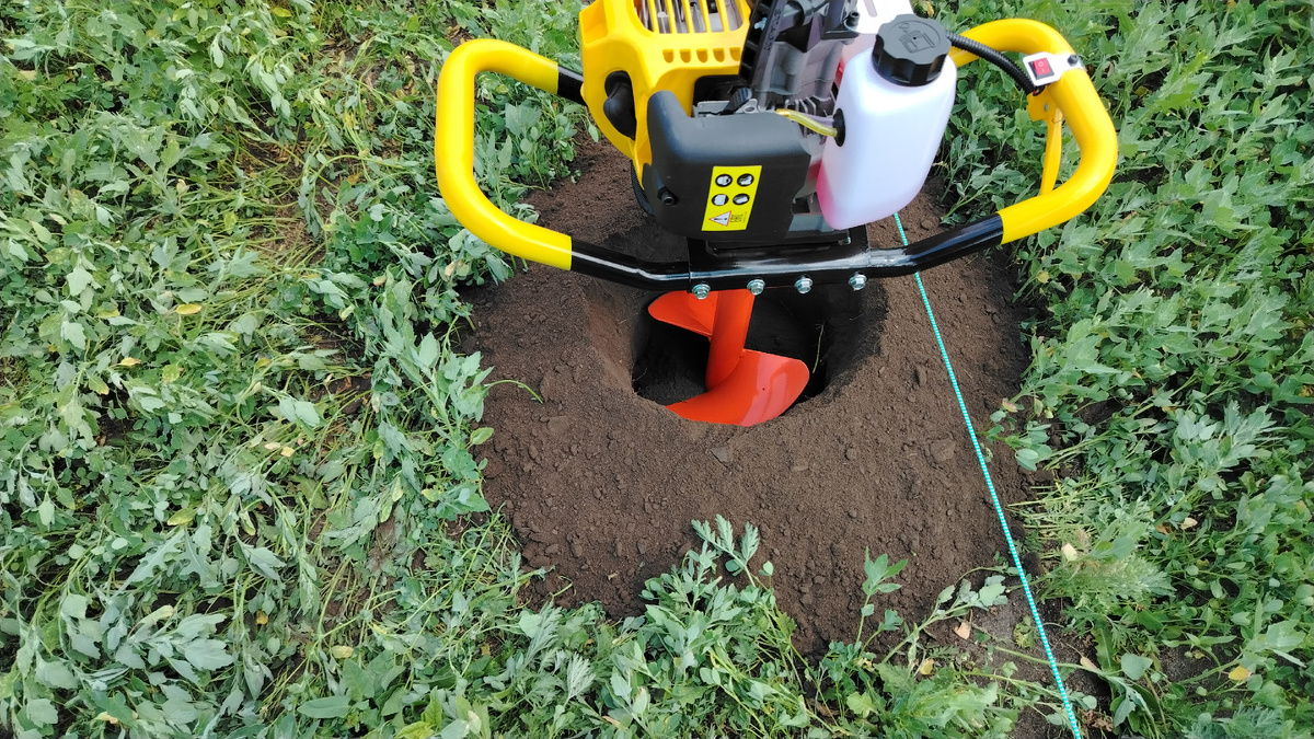 Бурим лунки