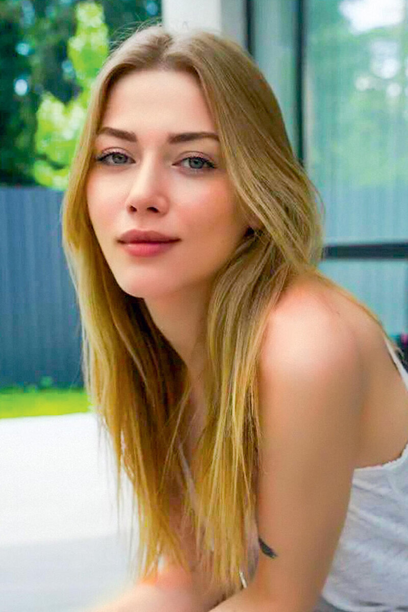    Кристина Строителева Женя Ежова