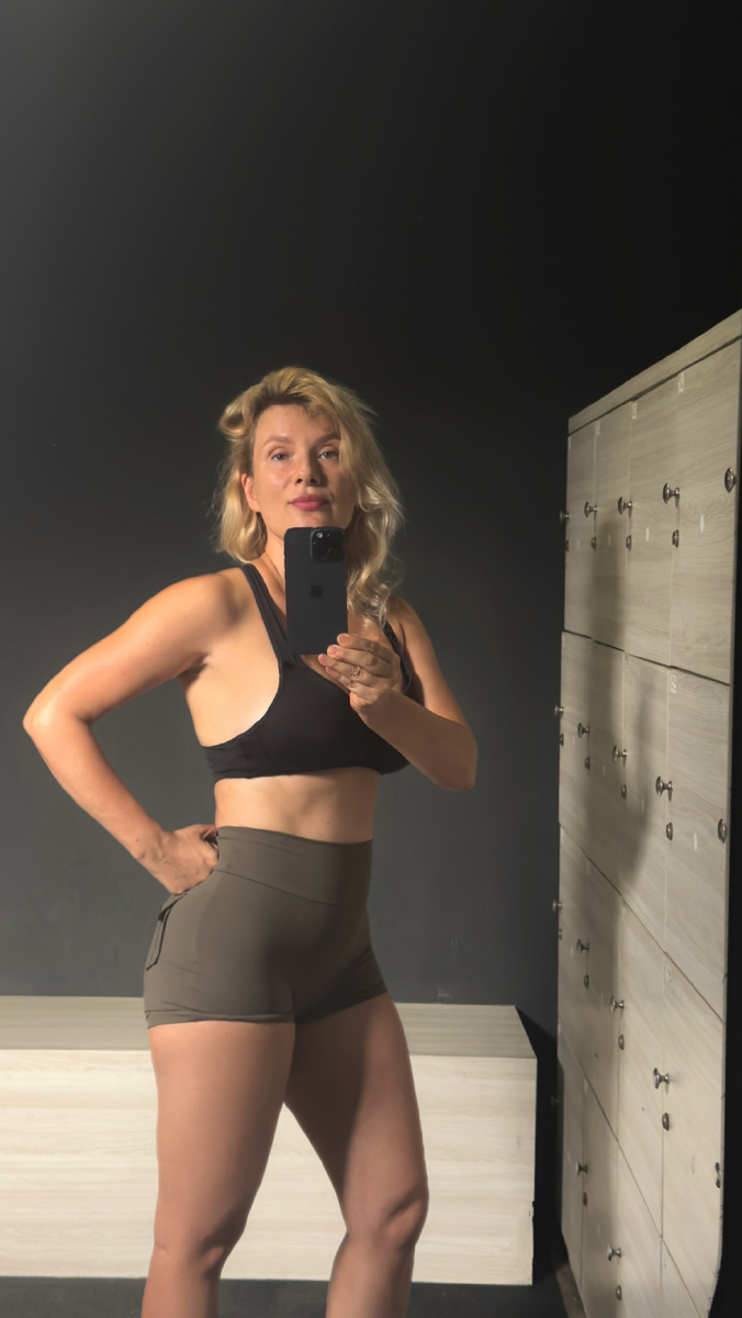 Топику 7 лет, шорты за 180 рублей уже потеряла 