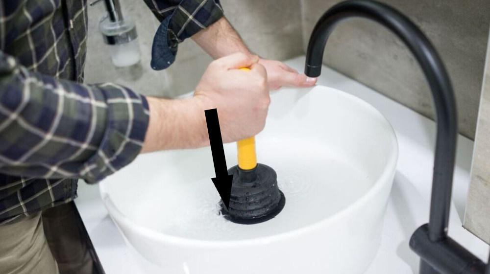    Вы лили кипяток в раковину Остановитесь пока не поздно