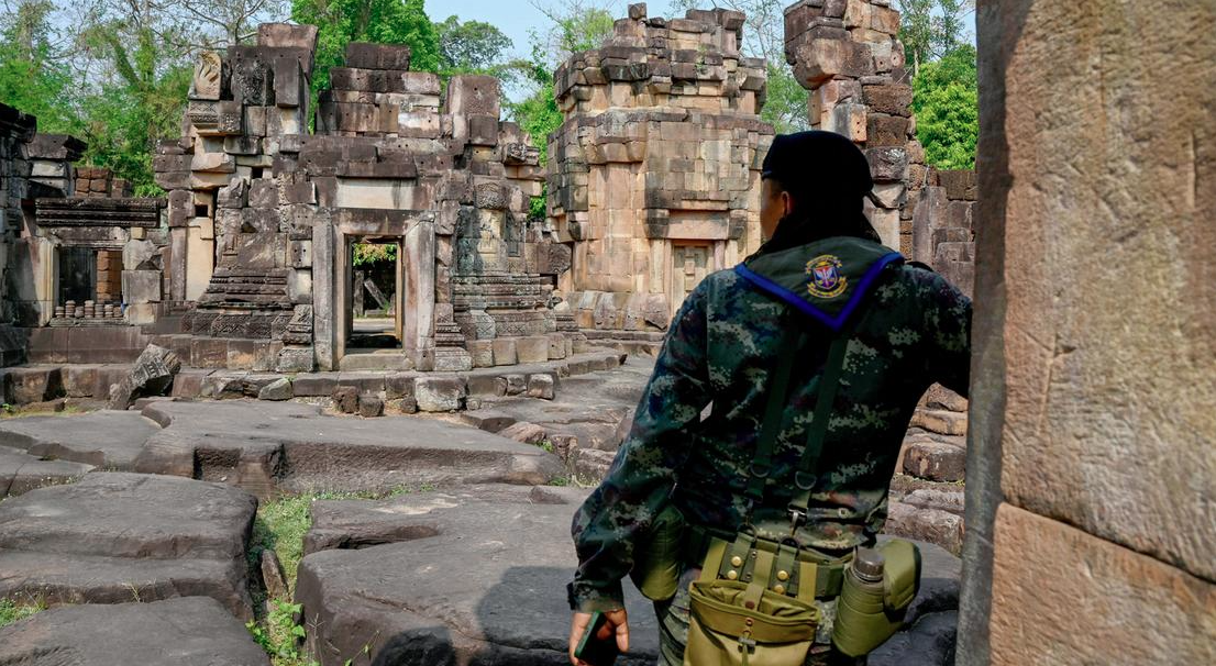 Камбоджийские пограничники на спорной территории. Фото: Tang Chhin Sothy/AFP/Getty Images