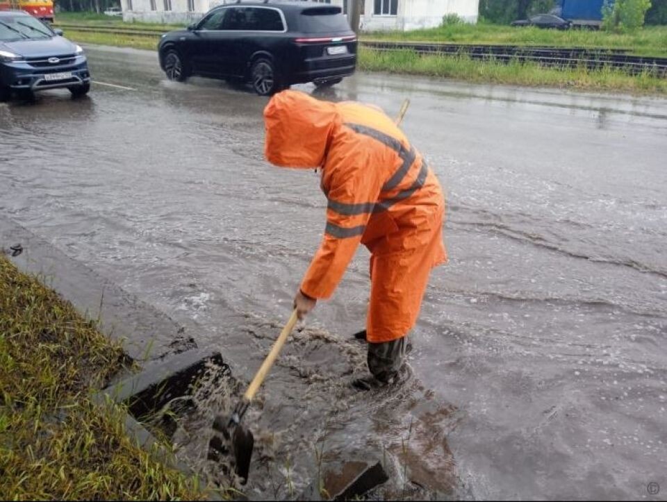   В Барнауле устраняют последствия ливней. Источник: Администрация Барнаула