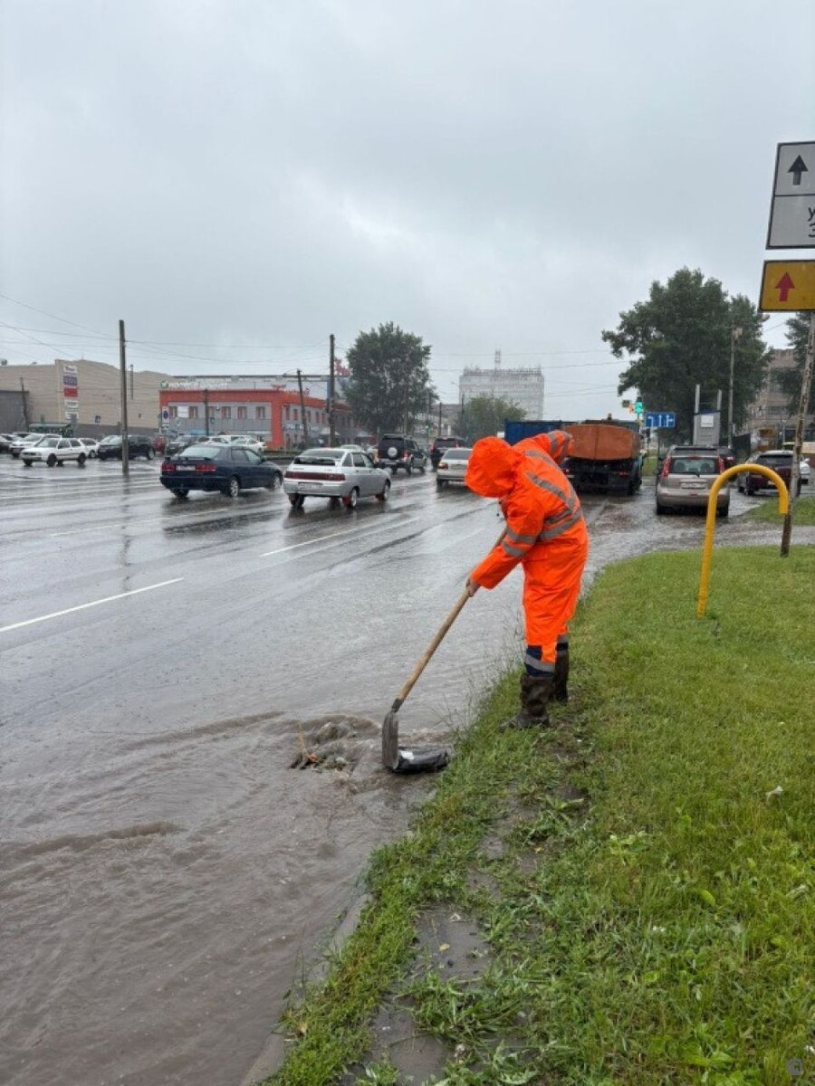    В Барнауле устраняют последствия ливней. Источник: Администрация Барнаула