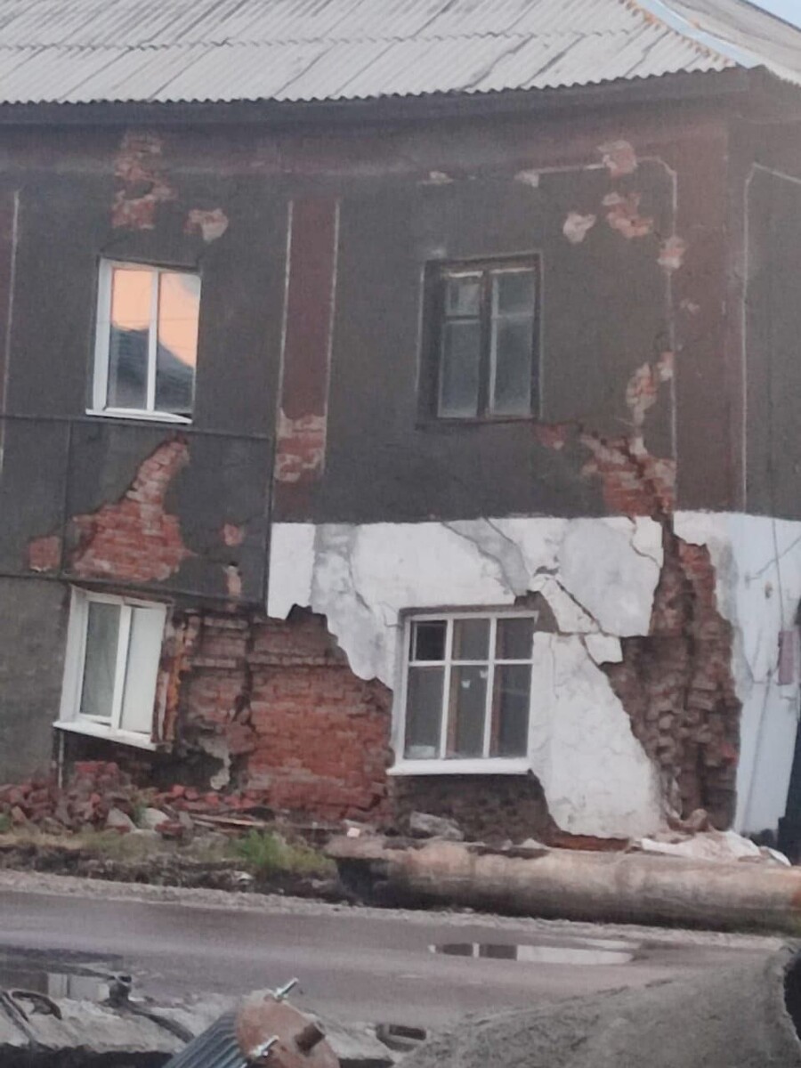    В Алейске обрушился дом. Источник: t.me/altaukrau22