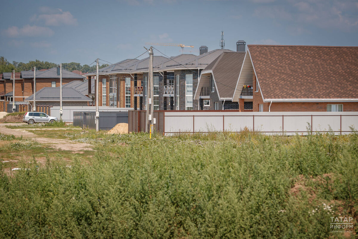 Несмотря на рост ввода жилья, количество сделок с землей и частными домами в последнее время снизилосьФото: © Владимир Васильев / «Татар-информ»