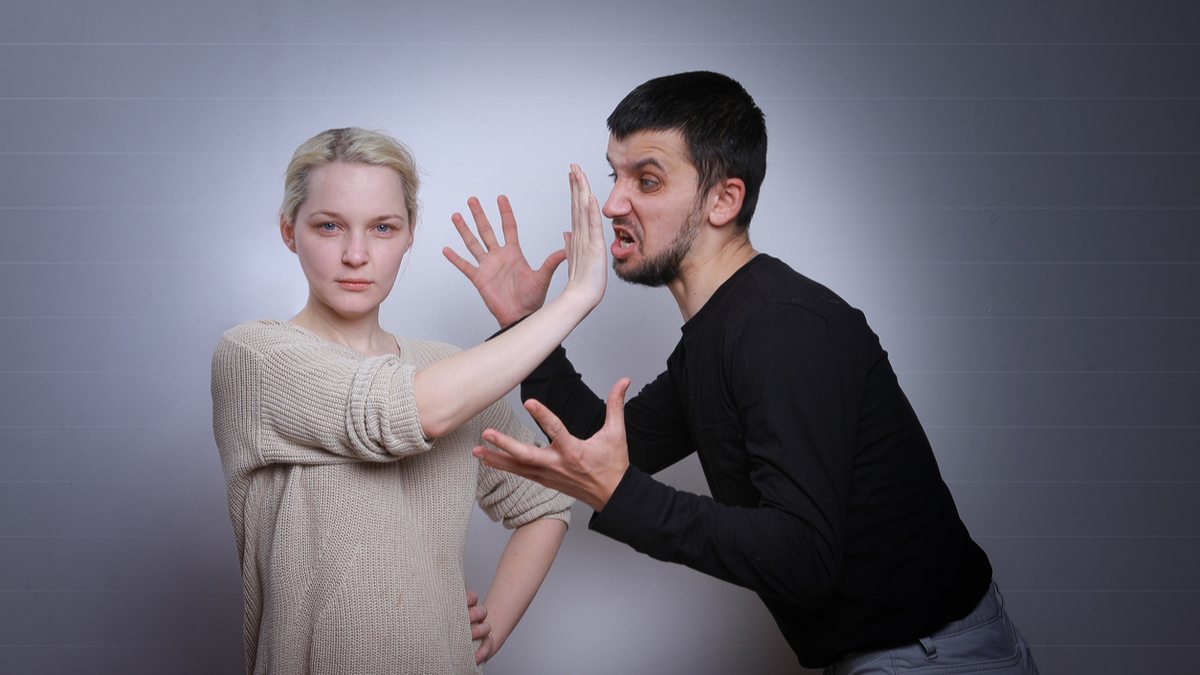 Подняла руку и отпустила и забыла..