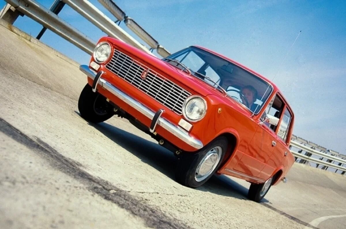    Двое подростков предстанут перед судом в Якутии за попытку угона машины