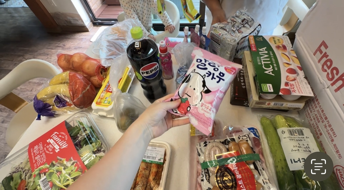 по дороге на дачу закупаемся продуктами на все выходные. Тк поблизости нет магазинов