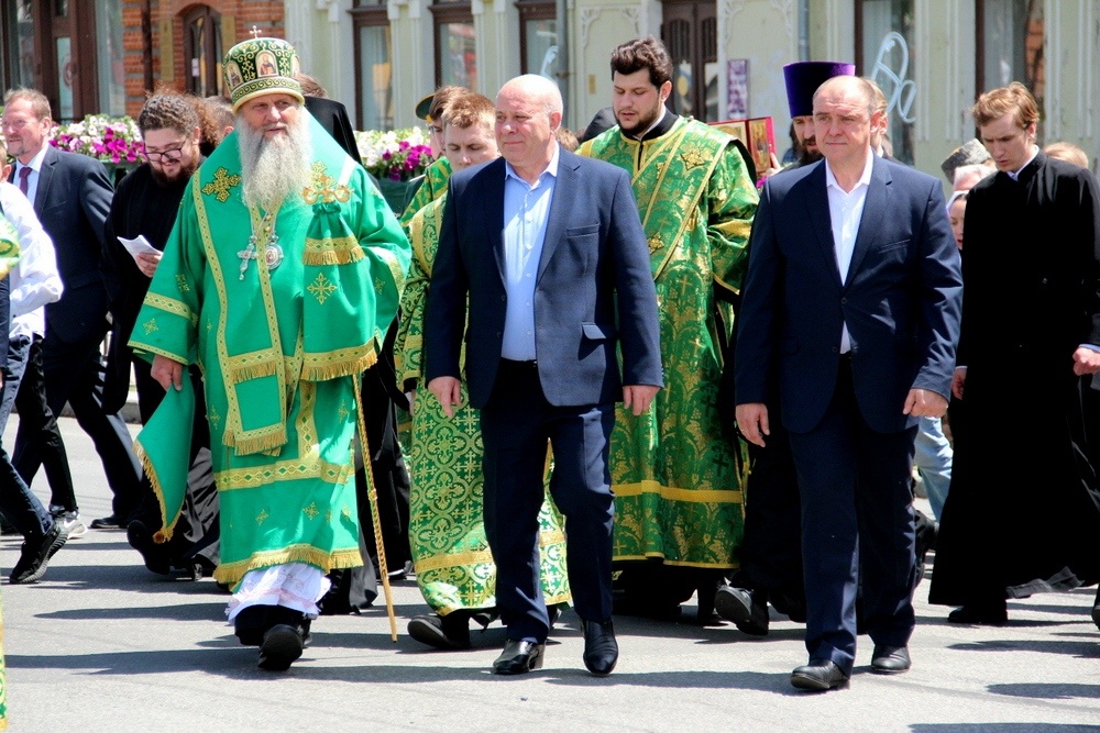 Общегородской Крестный ход в 2024 г. Фото с официального портала Приамурской митрополии "Православный Хабаровск"